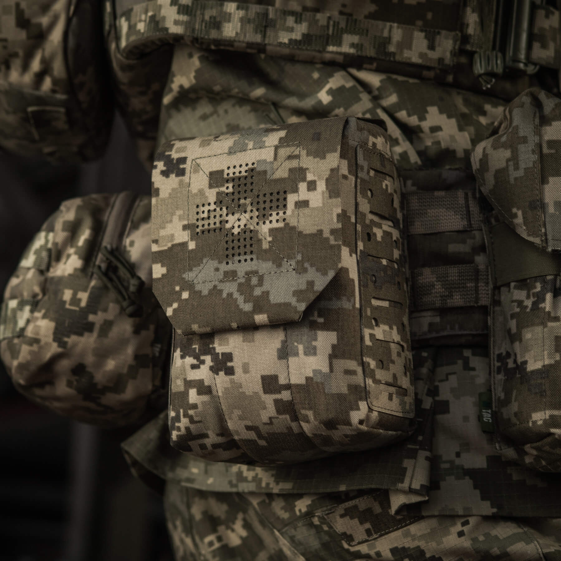 M-Tac подсумок медицинский вертикальный Large Gen.II Elite MM14 — 10