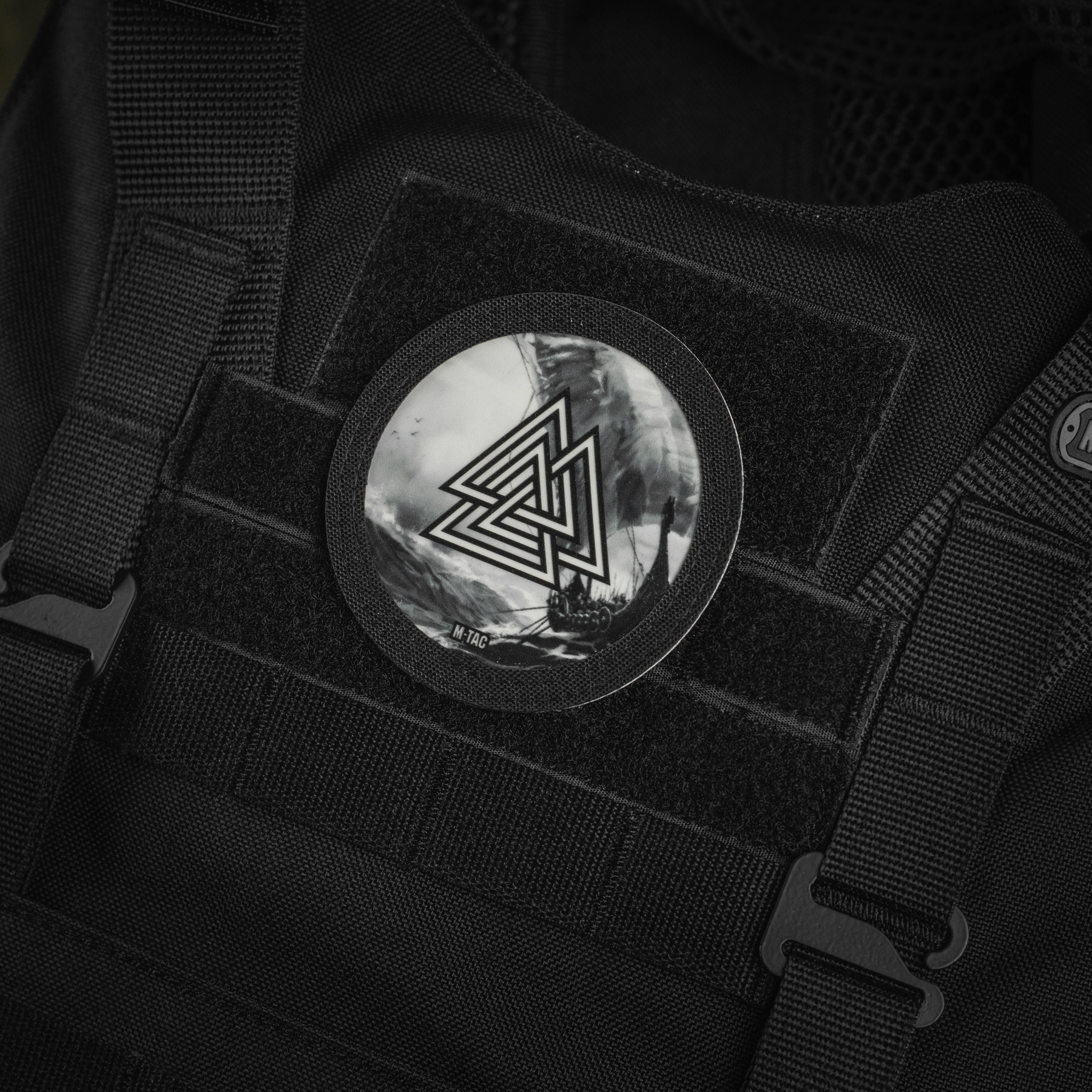 M-Tac нашивка Валькнут/Драккар круглая (80 мм) Black/GID — 4