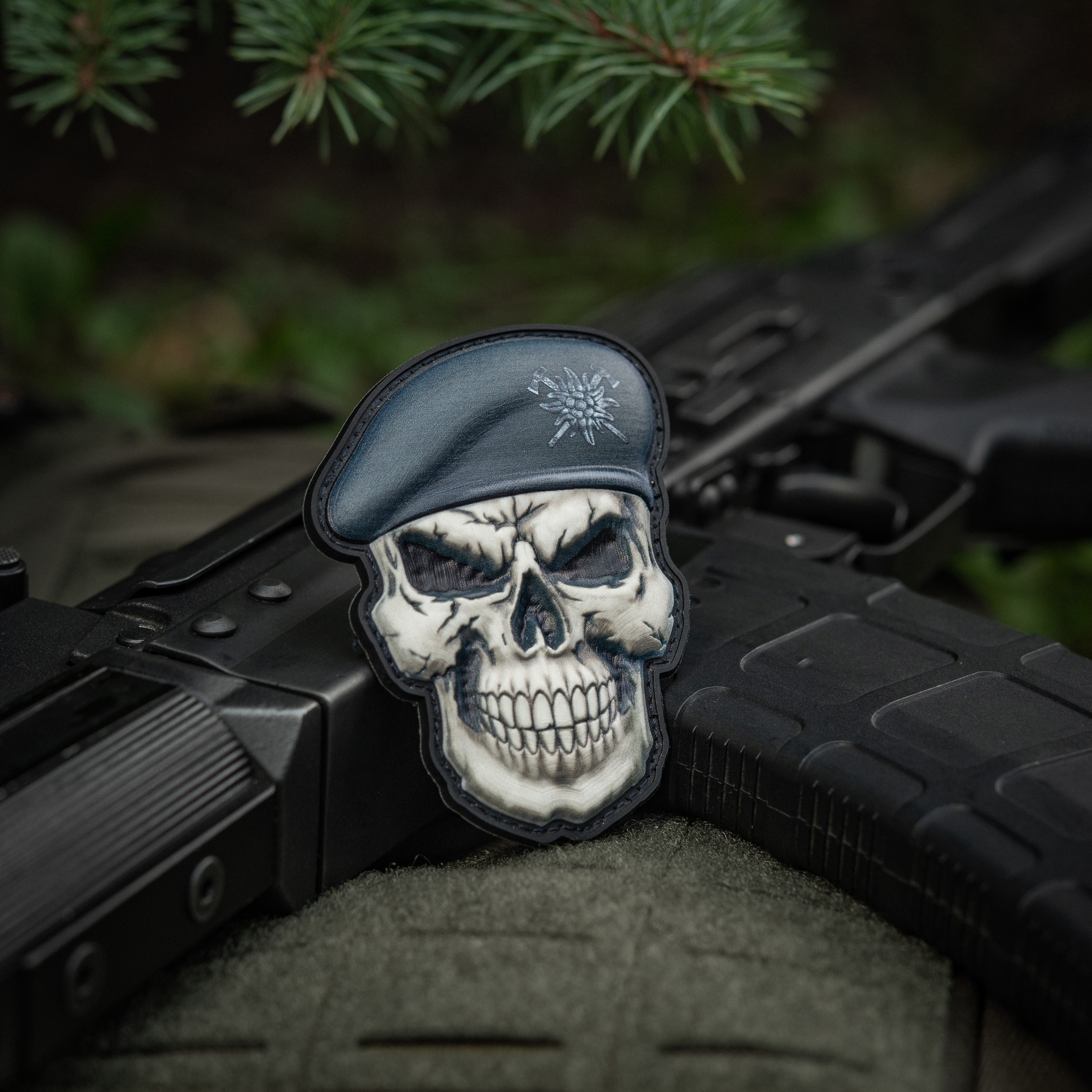 Нашивка Череп у береті (Гірська піхота) — 11