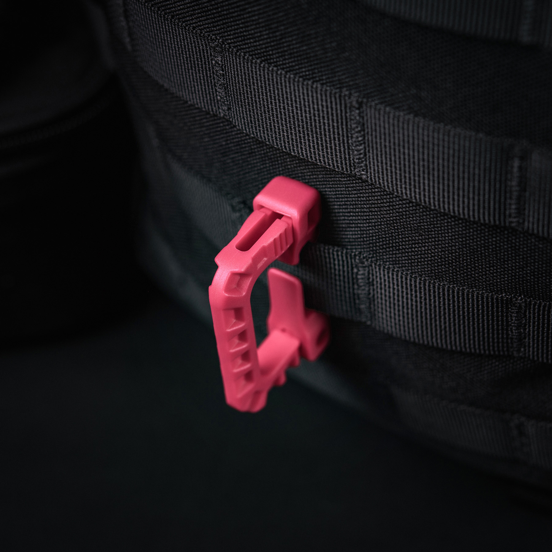 Карабин пластиковый Grimloc Pink — 14