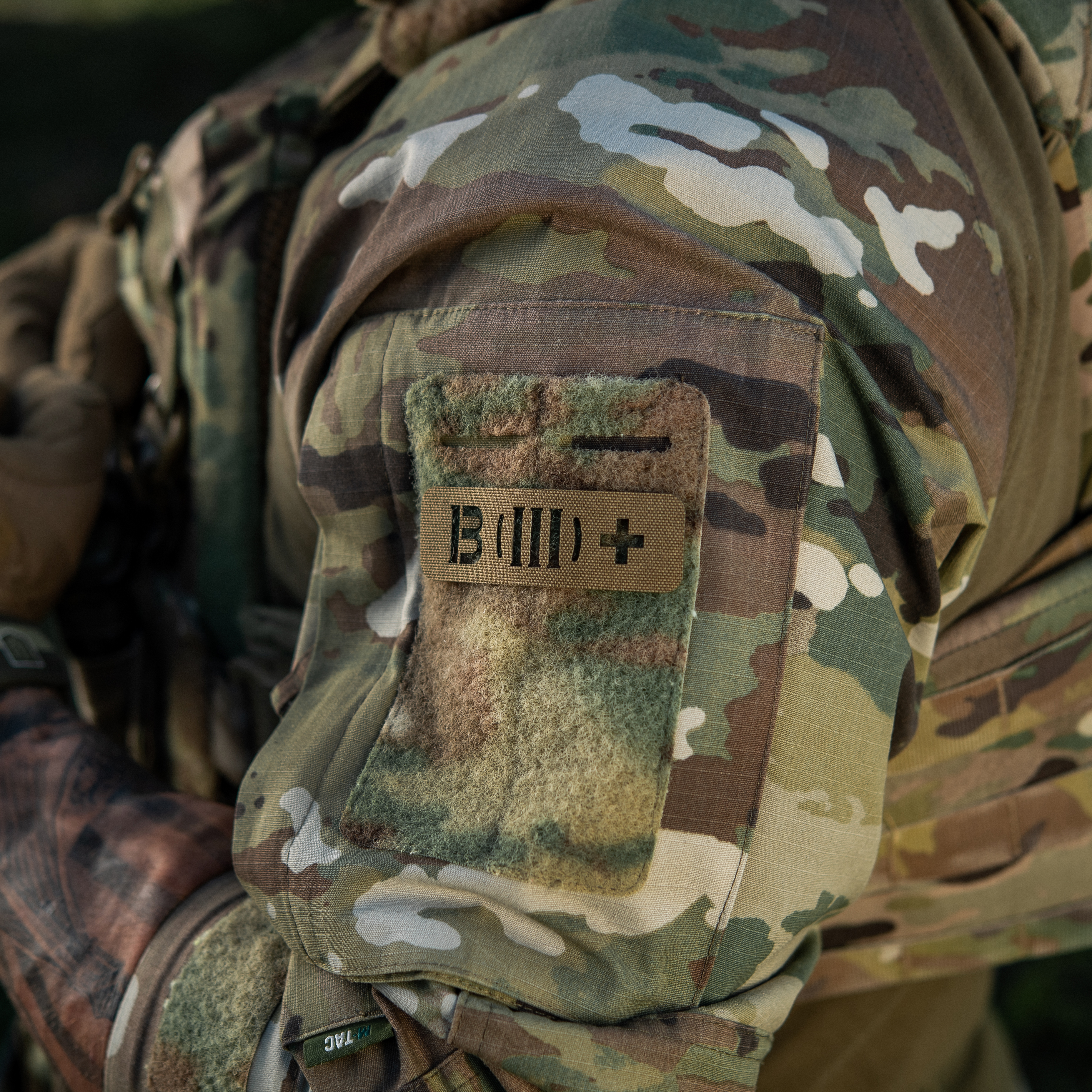 M-Tac нашивка группа крови B (III) + сквозная Laser Cut 25х80 Coyote — 6