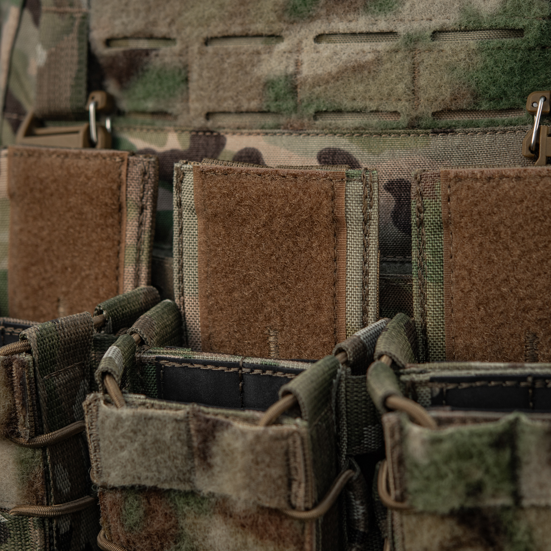 M-Tac подсумок для АК двойной с клапаном Gen.3 Multicam — 14