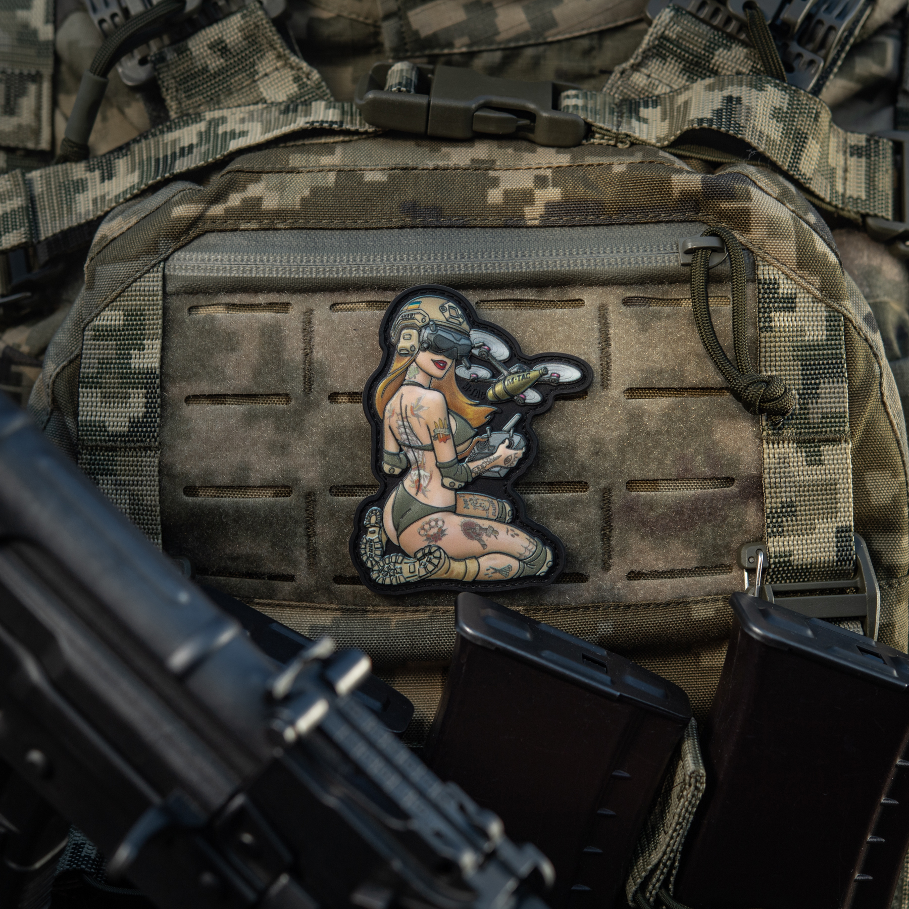 M-Tac нашивка girl №6 PVC Hooligan Olive V2 — 4