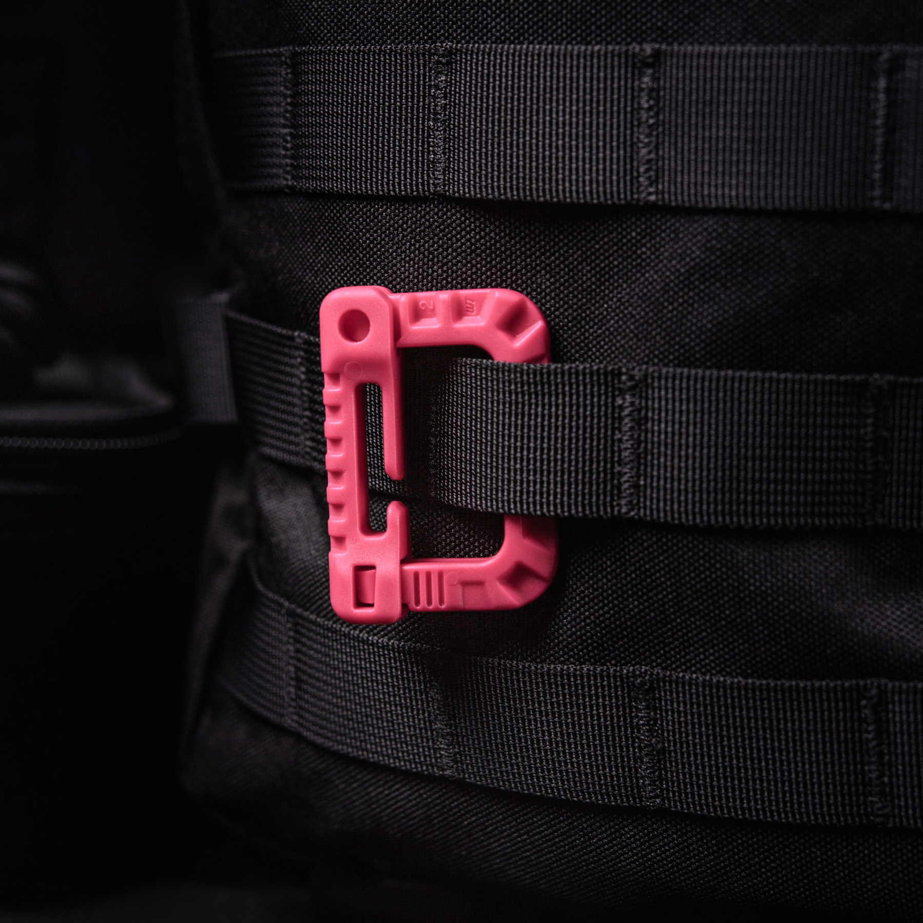 Карабин пластиковый Grimloc Pink — 15