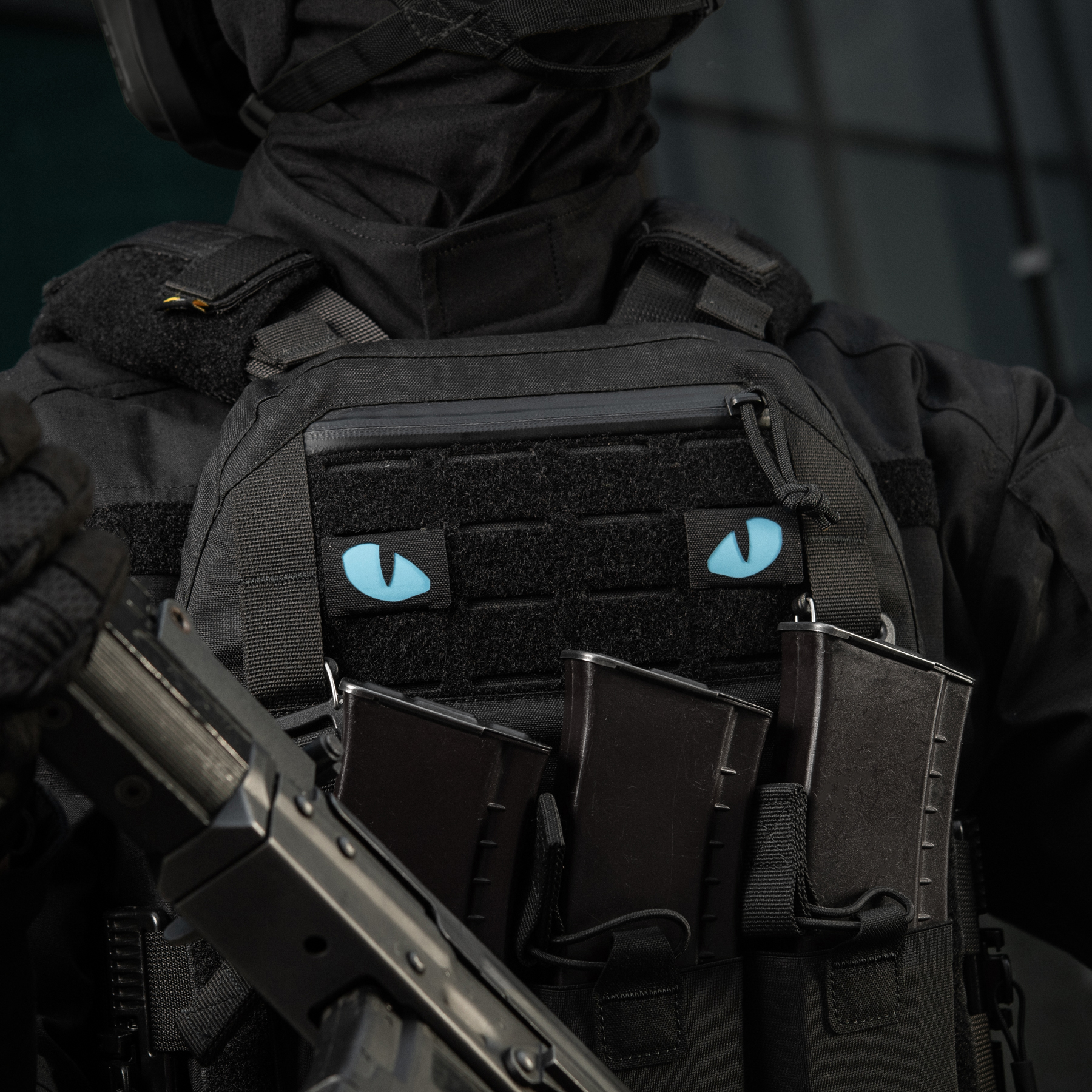 M-Tac нашивка Tiger Eyes Laser Cut (пара) Black/Blue/GID — 17