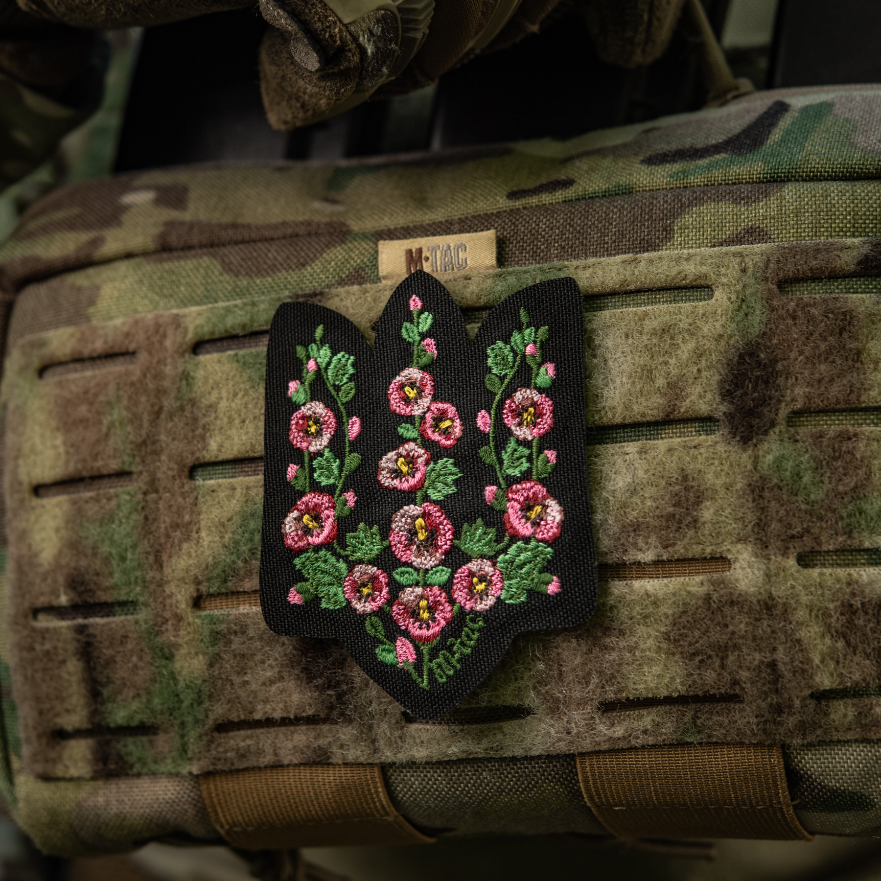 M-Tac нашивка Тризуб рожеві Мальви (вишивка) Black — 10