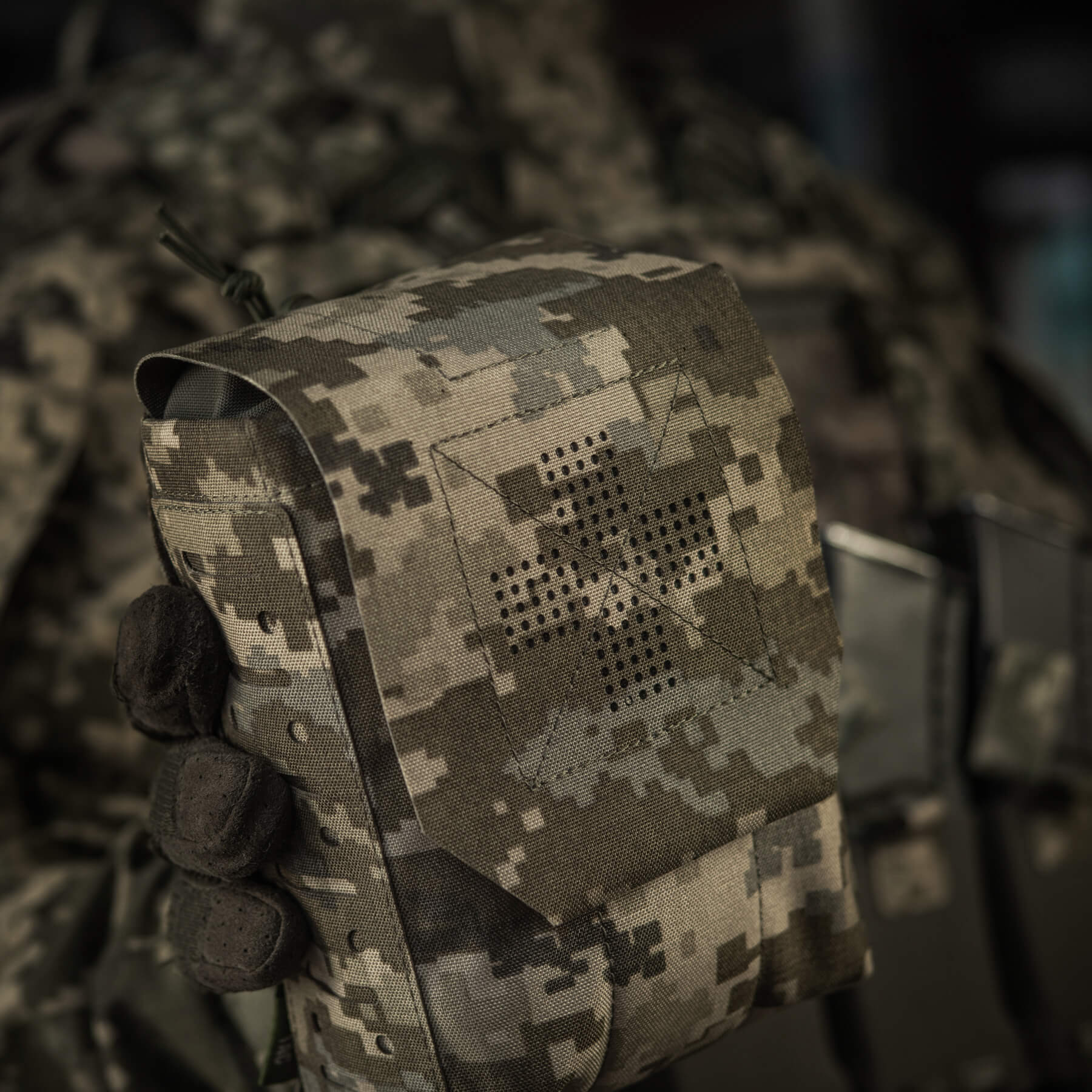 M-Tac подсумок медицинский вертикальный Large Gen.II Elite MM14 — 15