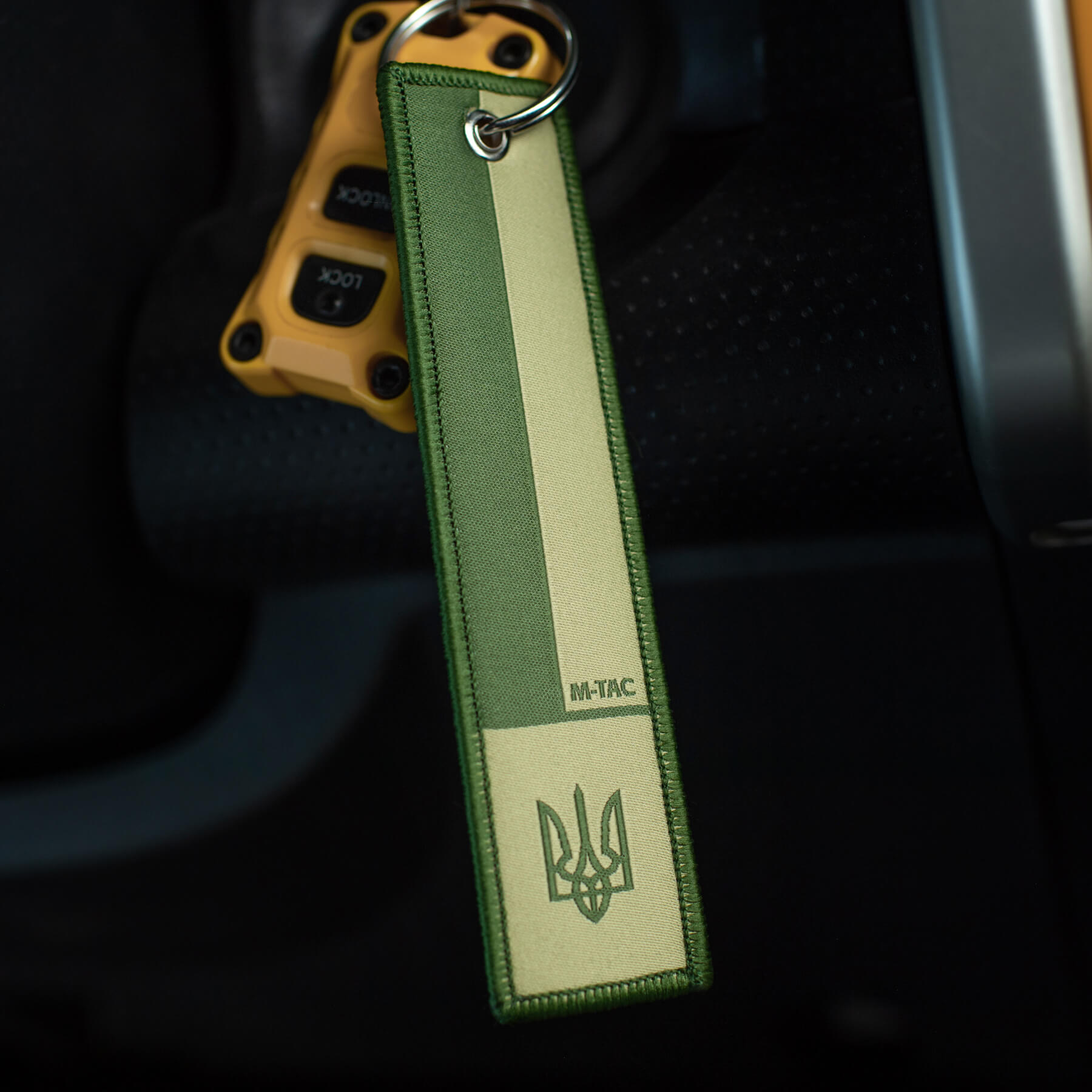 M-Tac брелок прапор UA олива — 8