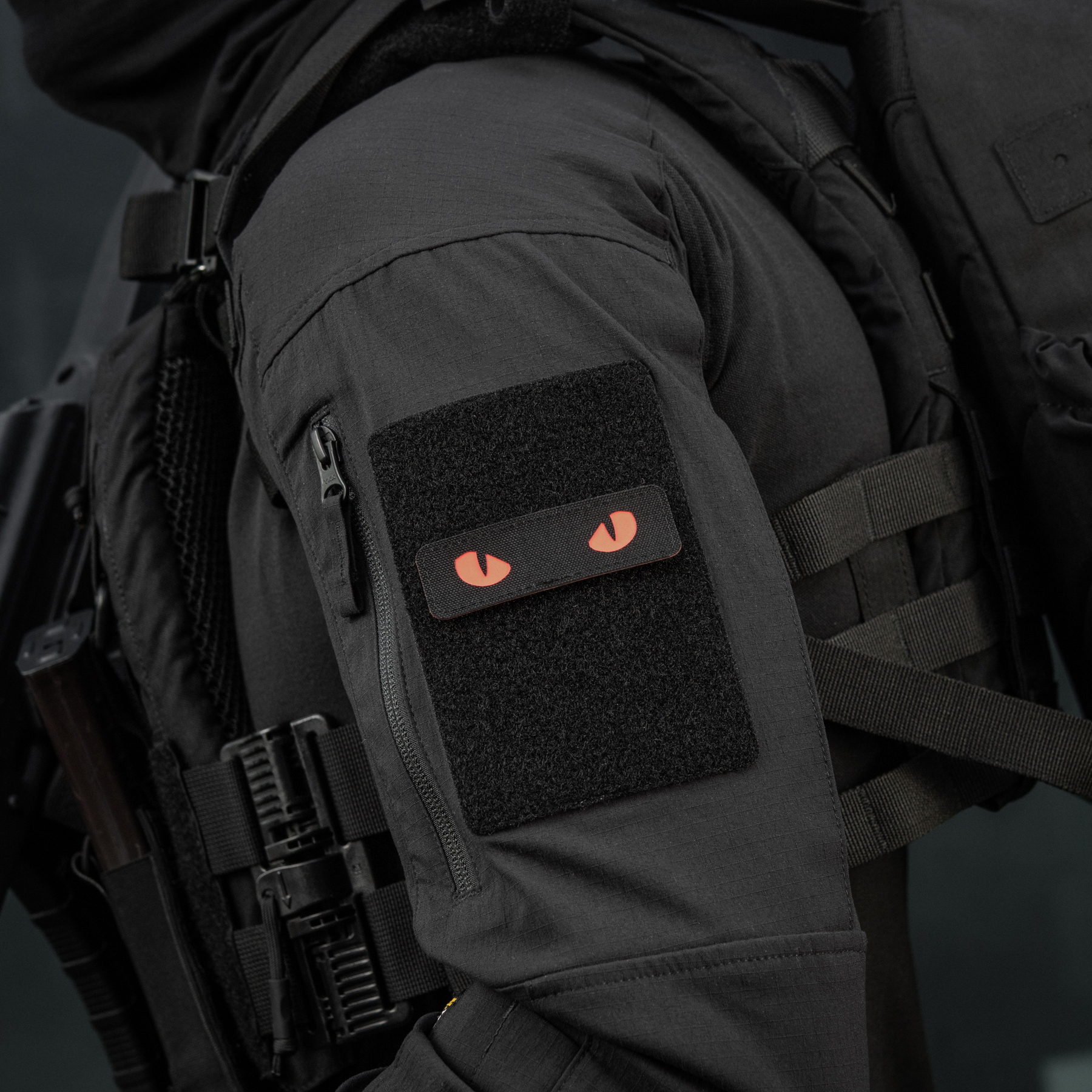 M-Tac нашивка Cat Eyes Laser Cut Black/Red/GID — 12
