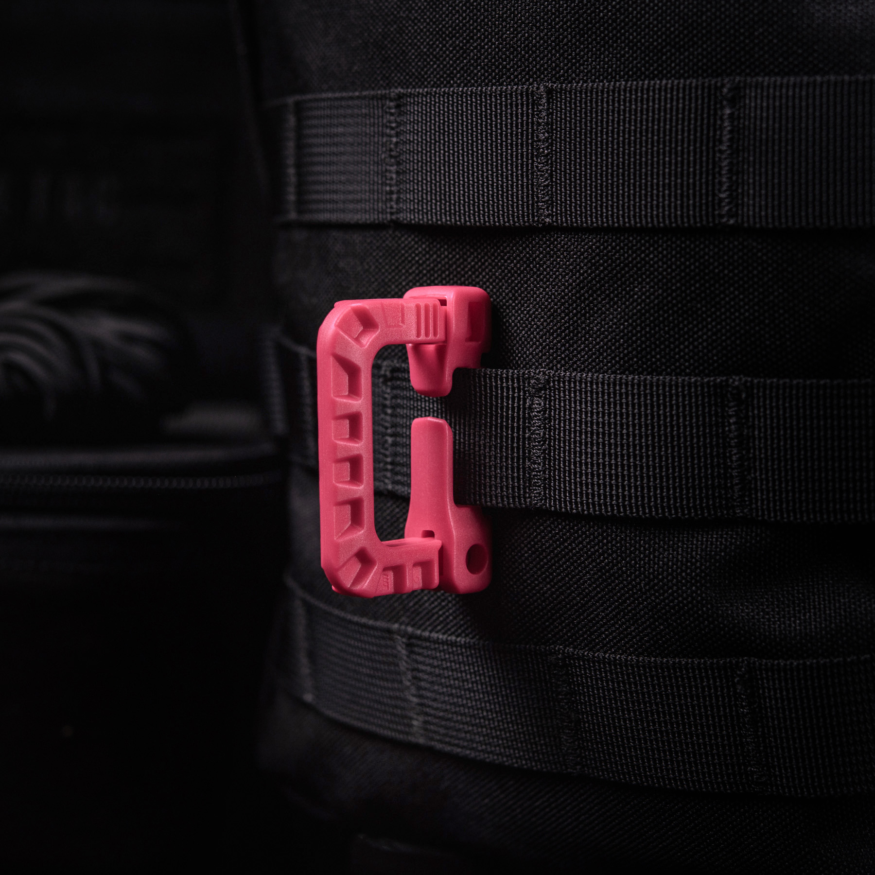 Карабин пластиковый Grimloc Pink — 12