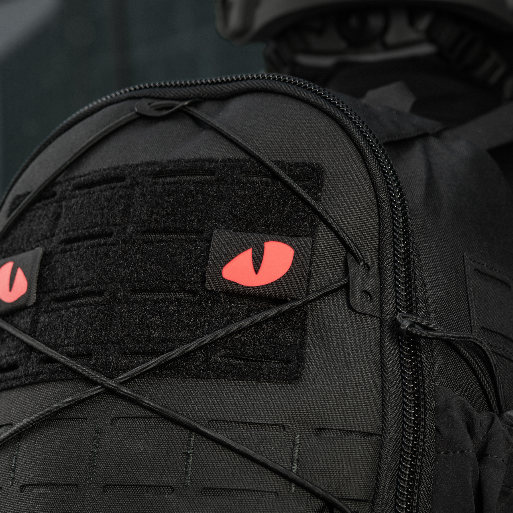 M-Tac нашивка Tiger Eyes Laser Cut (пара) Black/Red/GID — 12