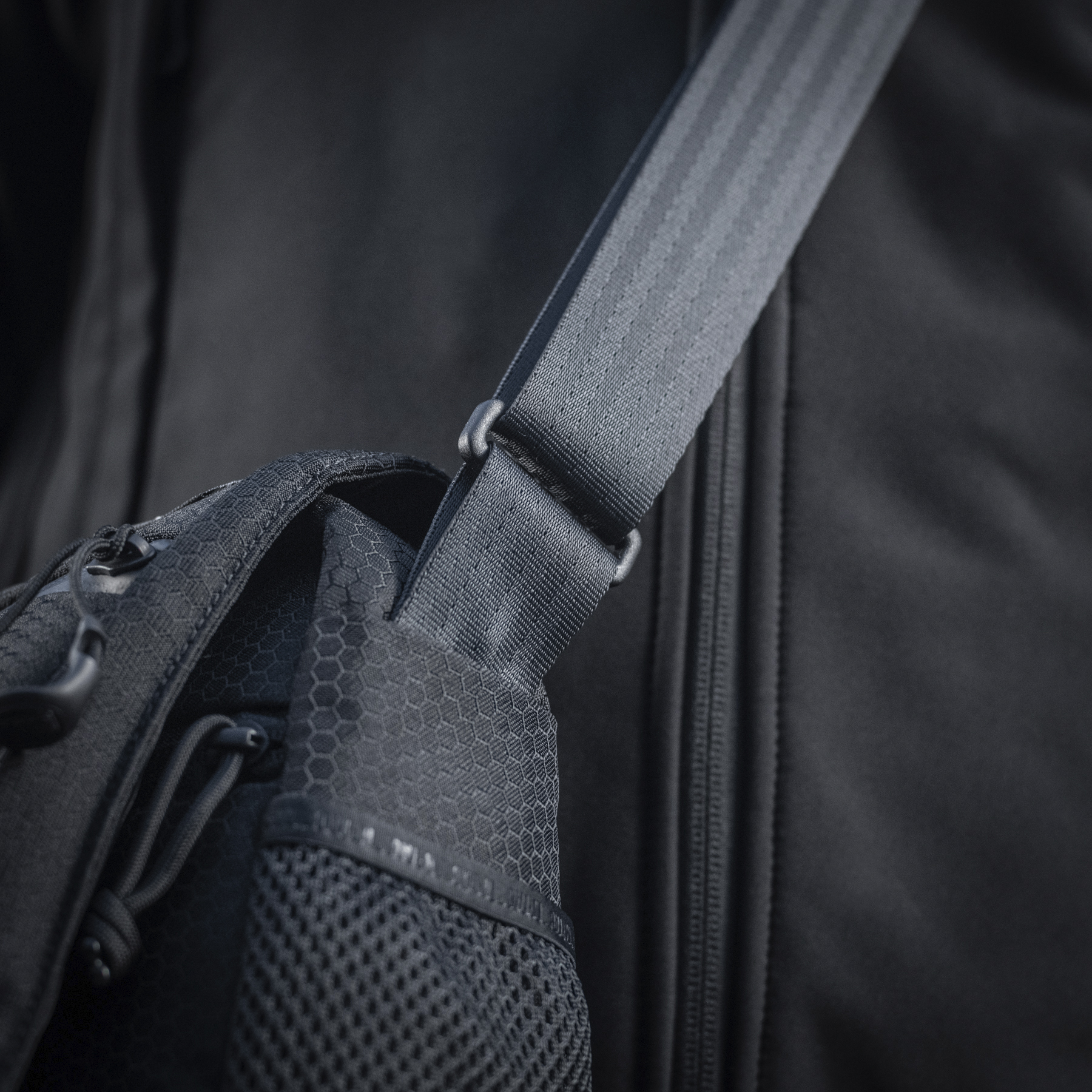 M-Tac сумка Satellite Magnet Bag Gen.II Elite Hex Black — 14