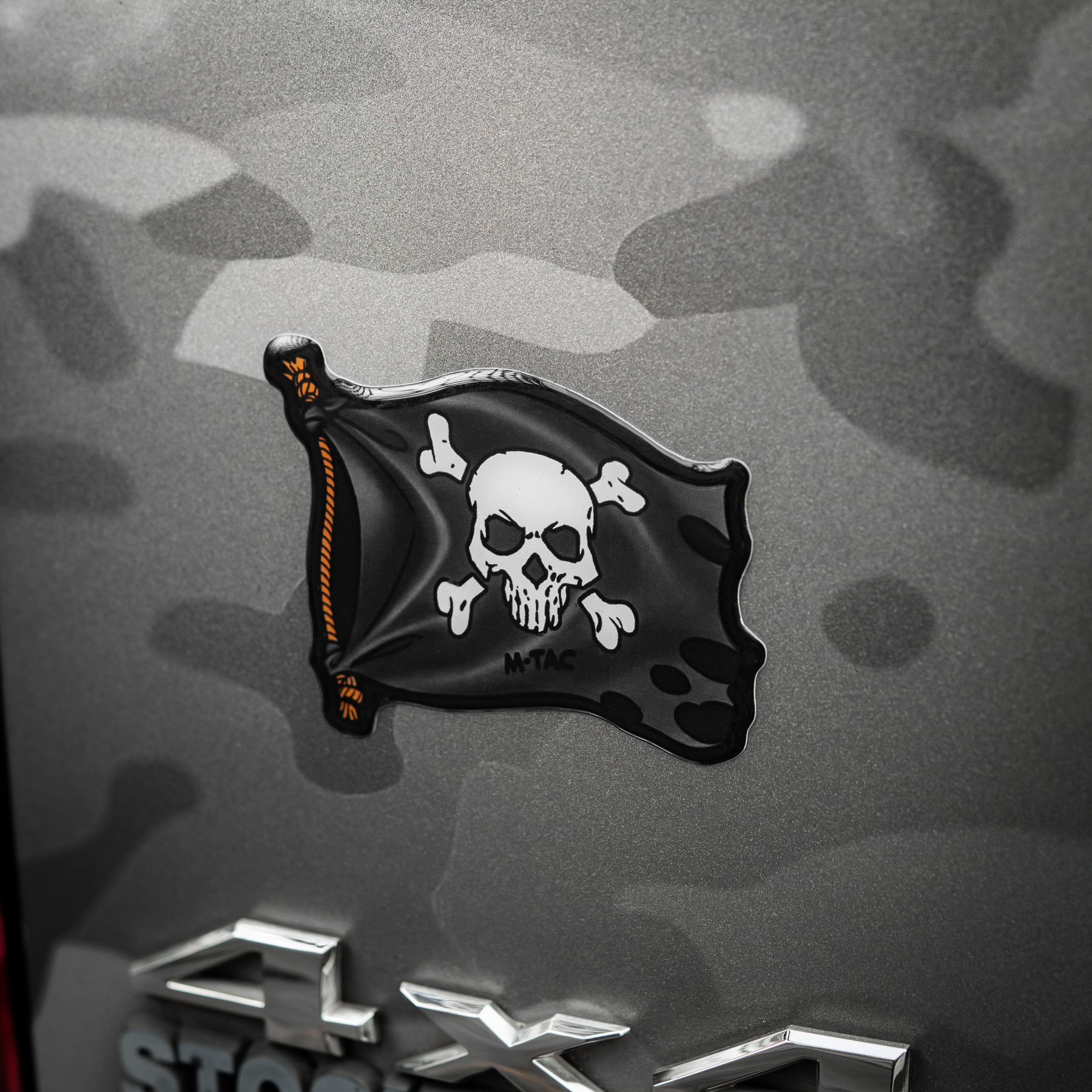 M-Tac наклейка обємна Веселий Роджер Black — 11