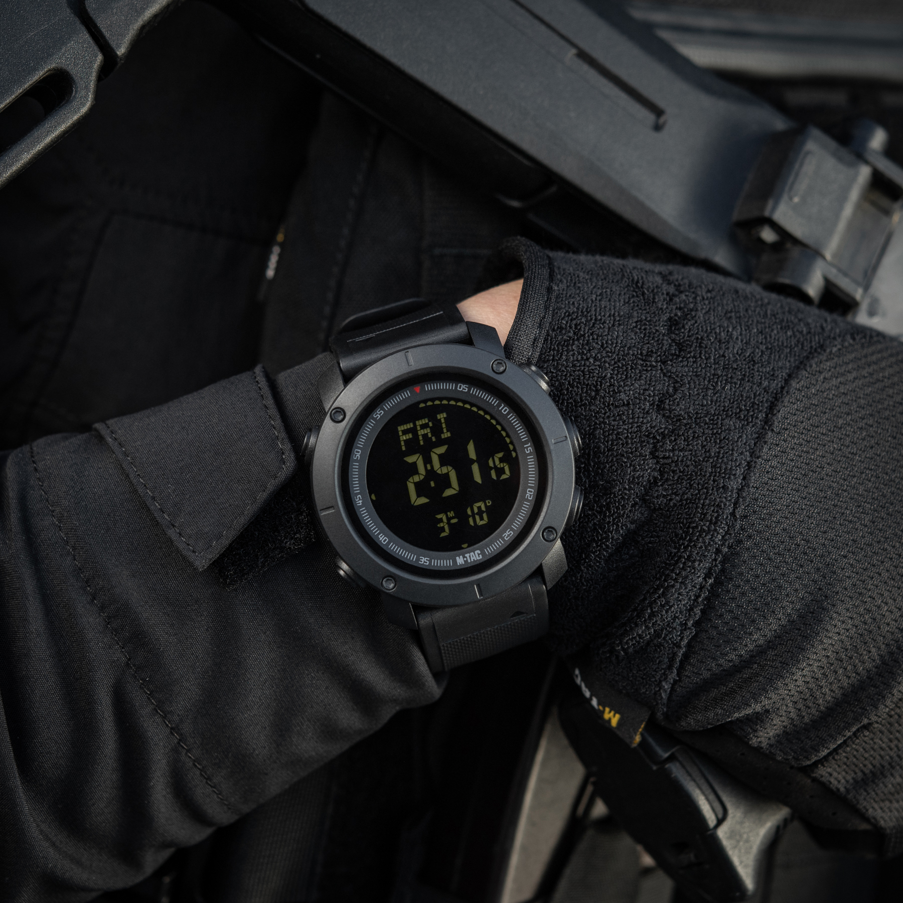 M-Tac часы тактические с компасом 2095 Black — 12