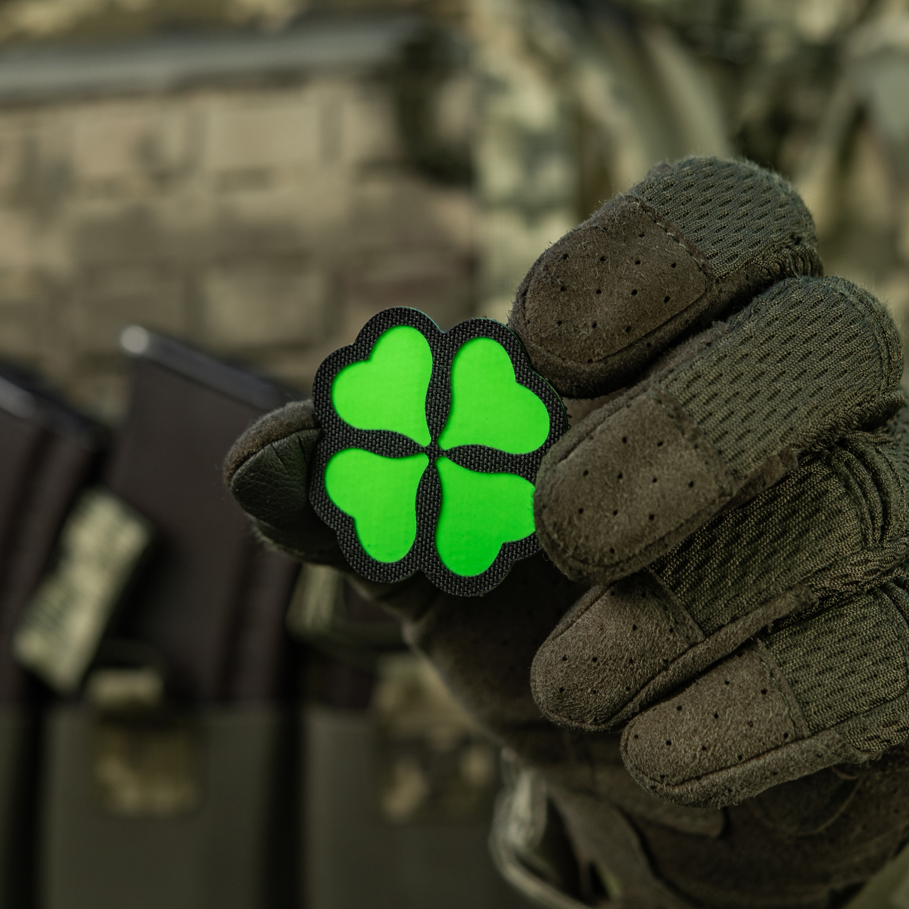 M-Tac нашивка Конюшина GID Black/Green — 11