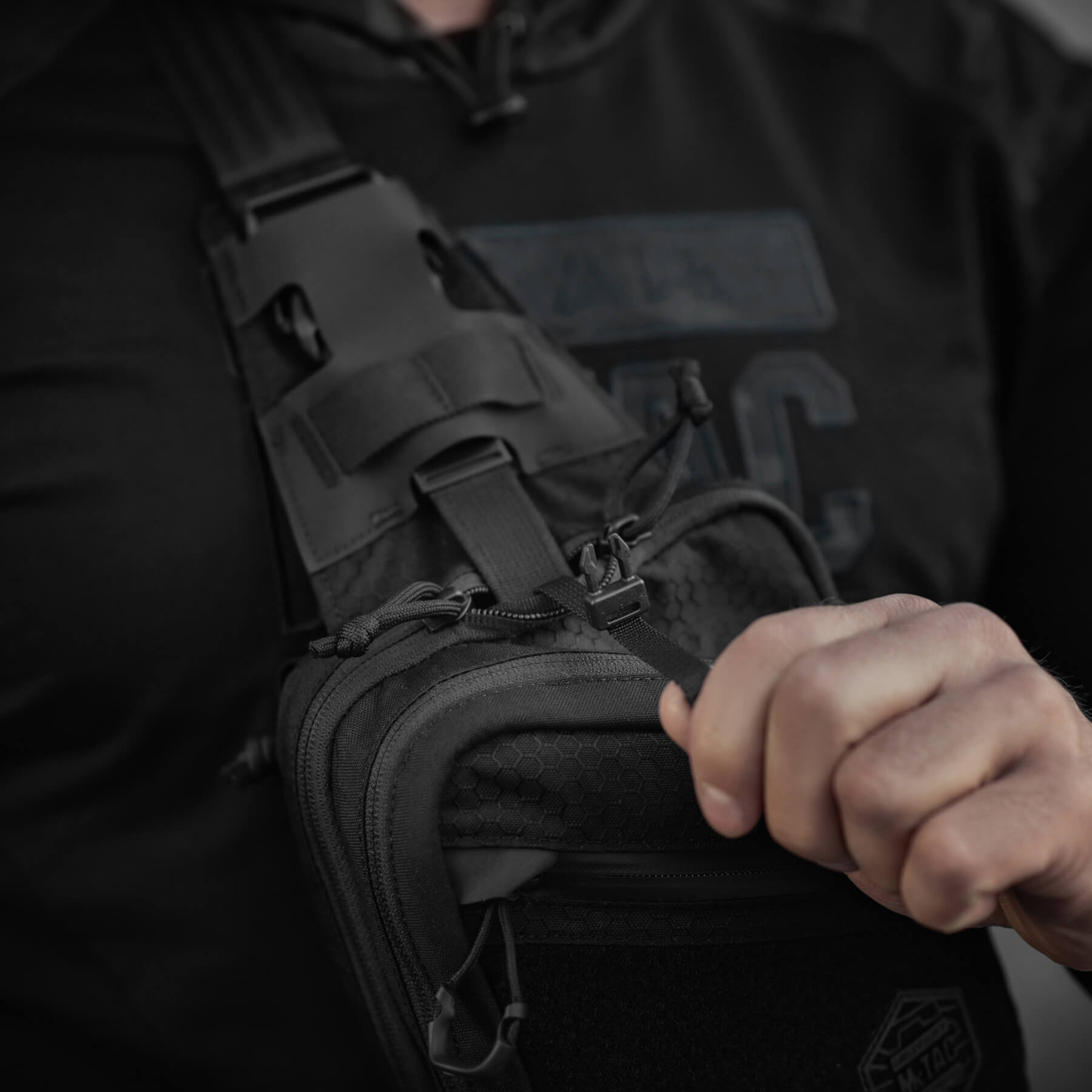 M-Tac сумка Sling Pistol Bag Hex с липучкой Black — 32