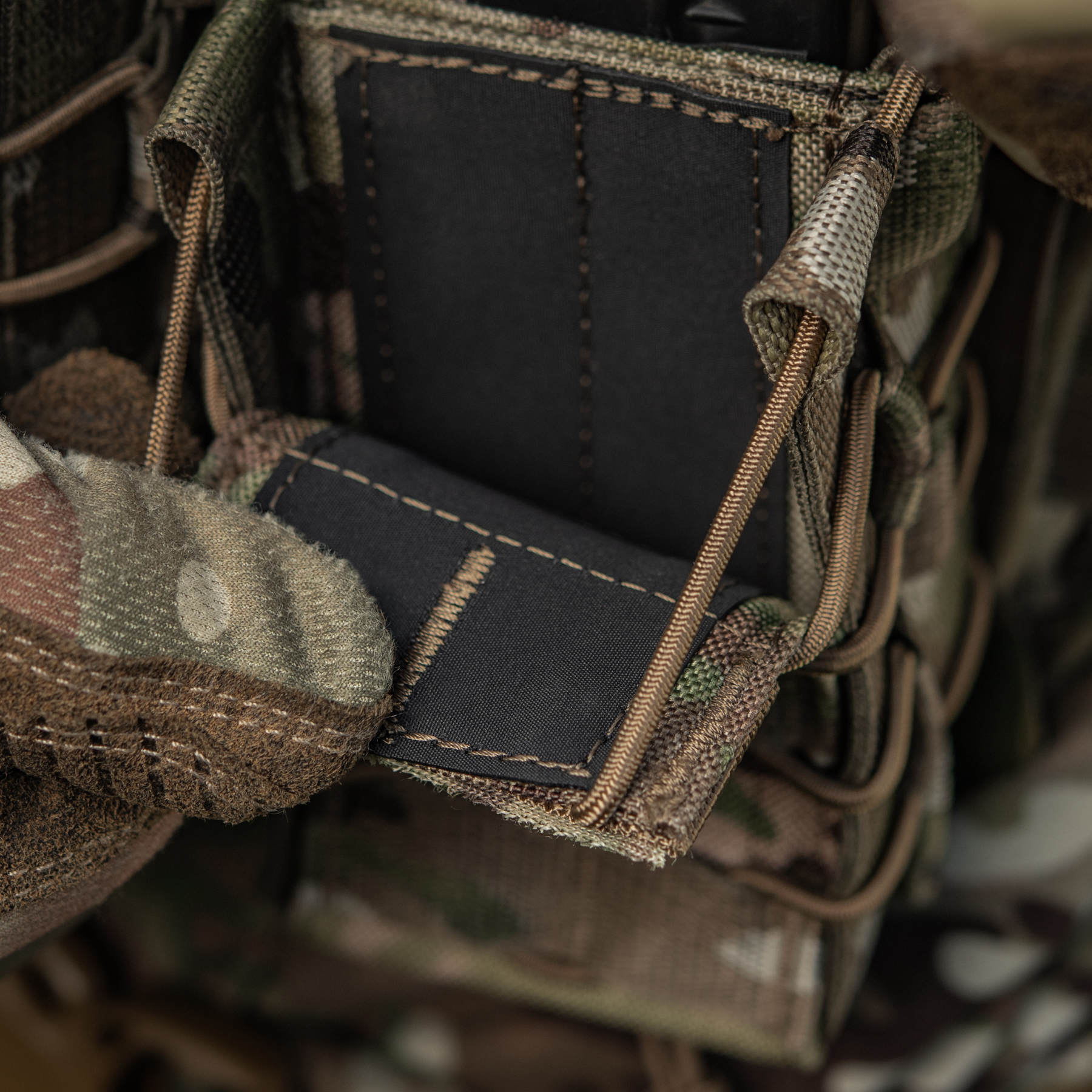 M-Tac подсумок для АК двойной с клапаном Gen.3 Multicam — 15