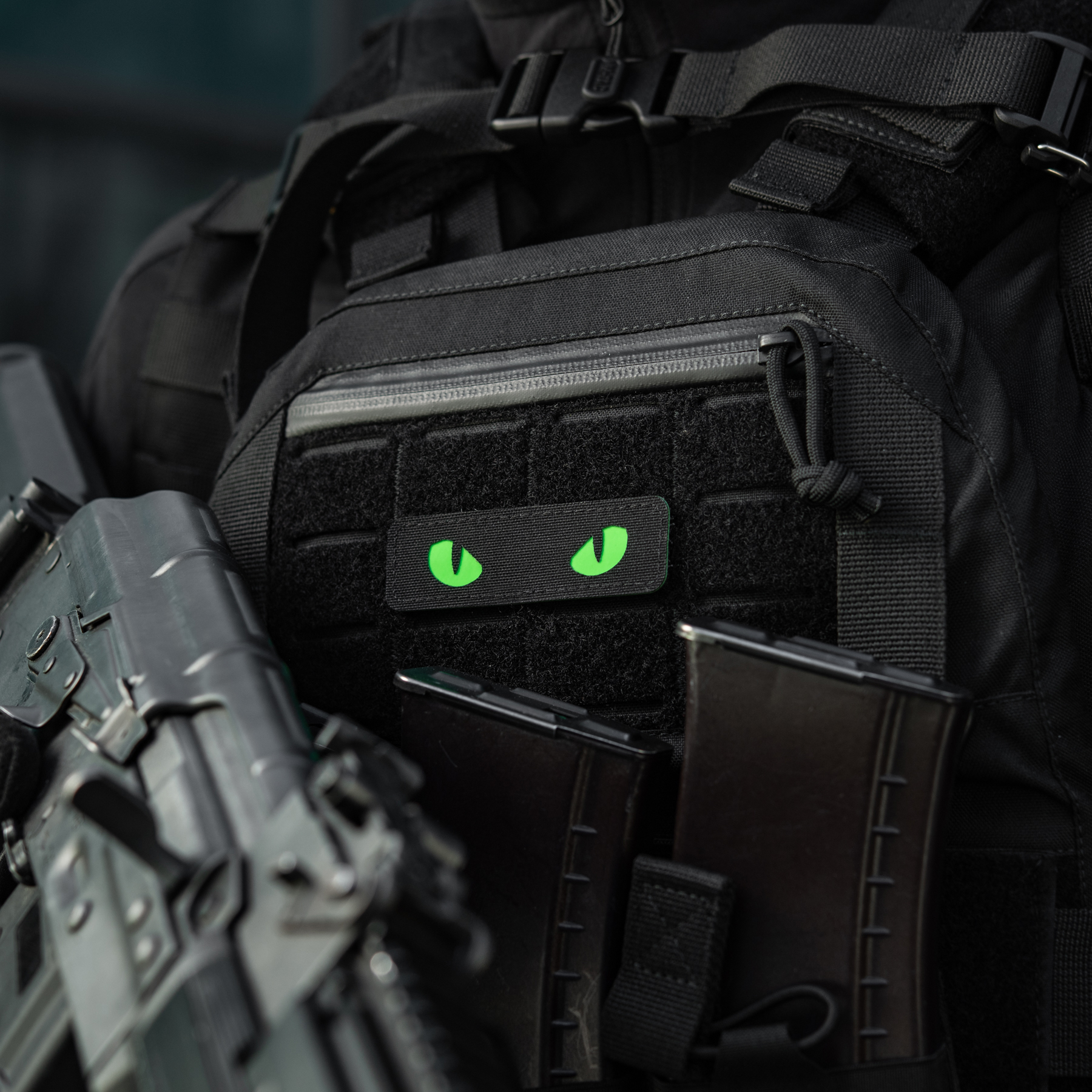 M-Tac нашивка Cat Eyes Laser Cut Black/Green/GID — 8