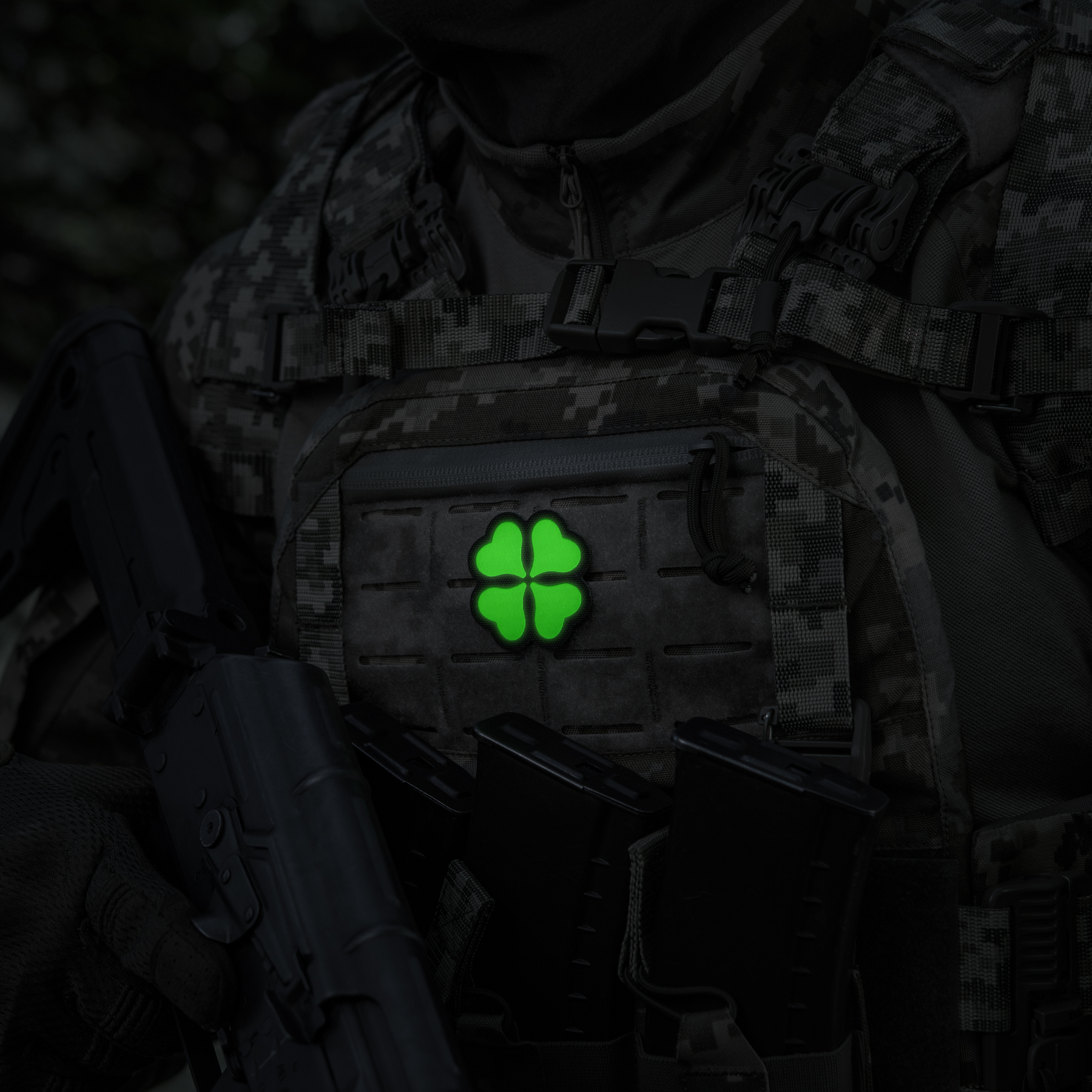 M-Tac нашивка Конюшина GID Black/Green — 5