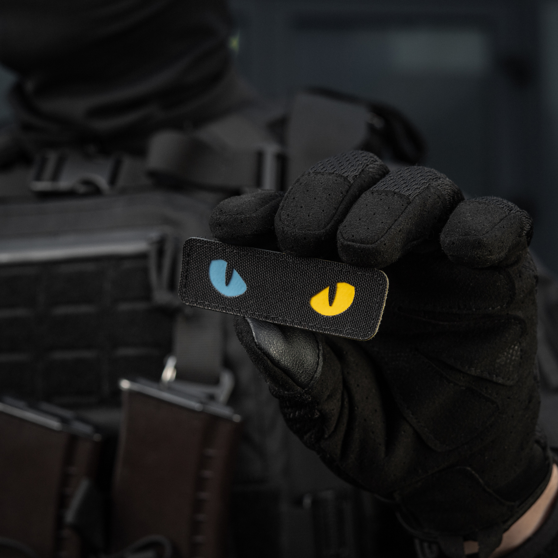 M-Tac нашивка Cat Eyes Laser Cut Black/Yellow/Blue/GID — 12