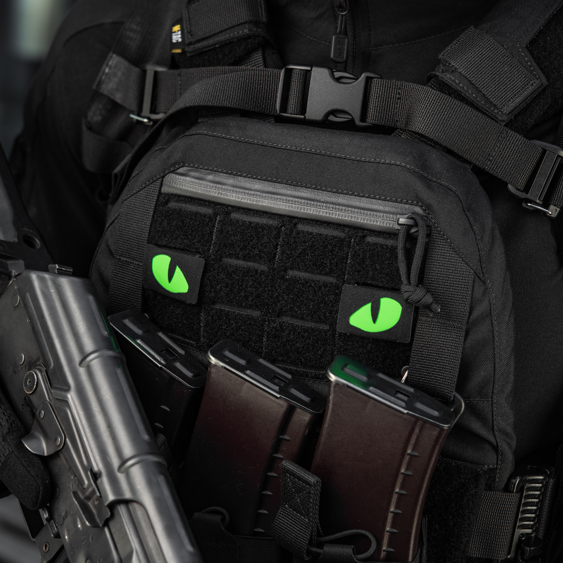 M-Tac нашивка Tiger Eyes Laser Cut (пара) Black/Green/GID — 6