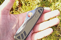  VICTORINOX НОЖ СКЛАДНОЙ SWISS ARMY ONEHAND ОЛИВА-ЧЕРНЫЙ